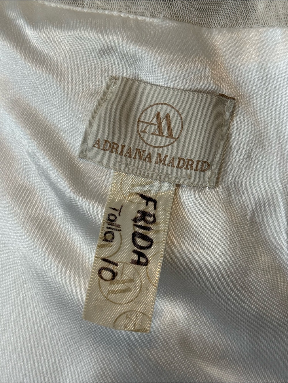 ADRIANA MADRID Frida Wedding Dress Size 10 - Picture 11 of 13